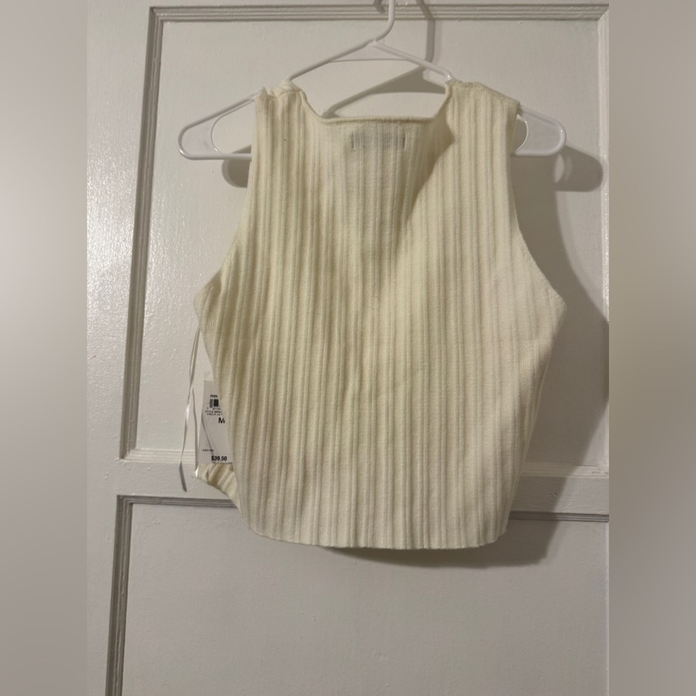 And now this Women's Rib-Knit Sweater Vest Sz medium - Picture 6 of 6